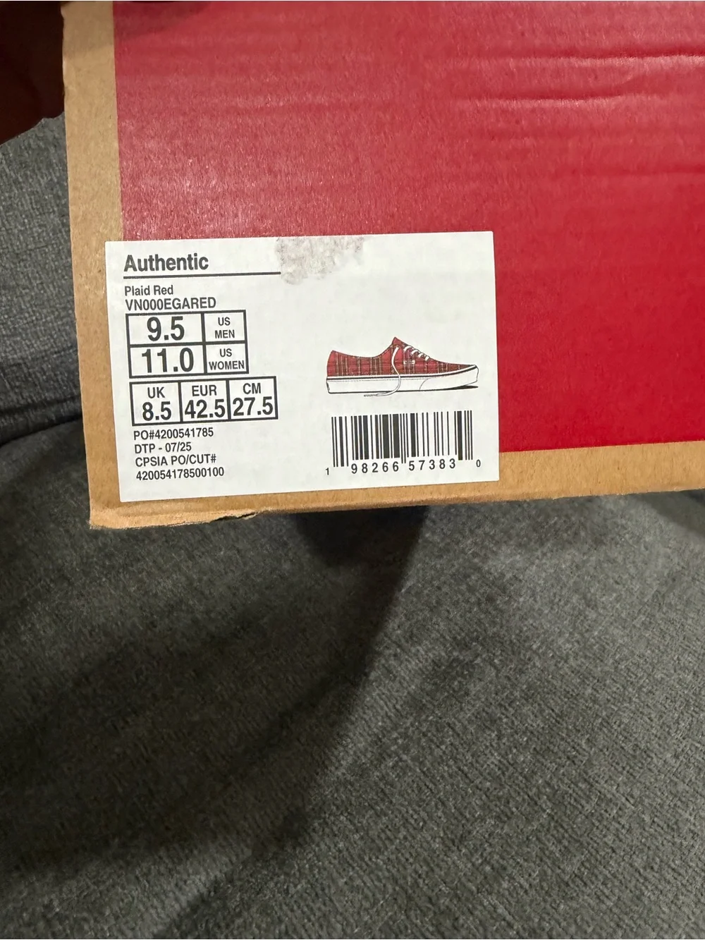 Vans Authentic Shoes Plaid Red White Low Top Christmas Hunting Limited Men’s 9.5